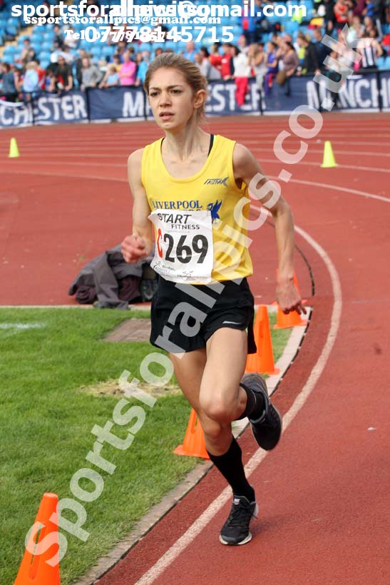 Girls under-15s 3 stage relay, Northern Senior 6 and 4 and Junior Stage Road Relays, SportsCity, Manchester. Photo:  David T. Hewitson/Sports for All Pics
